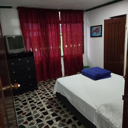 Hostal La 18 Pereira Eksteriør billede
